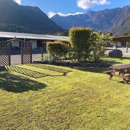 פוקס גלאסייר Lake Matheson Motel מראה חיצוני תמונה